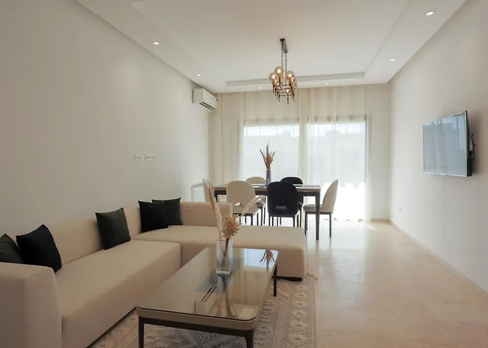 Bright And Cozy New 3 Bedrooms Apartment