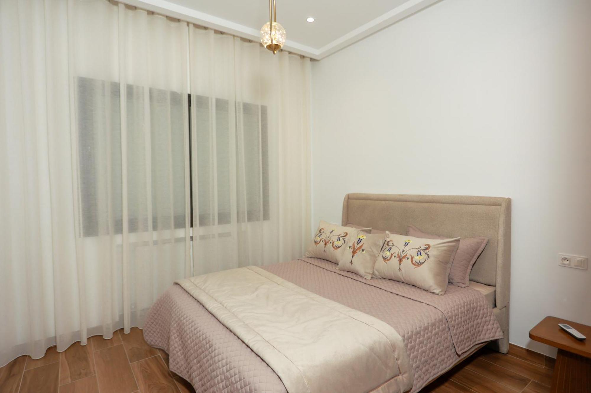 Bright And Cozy New 3 Bedrooms Apartment