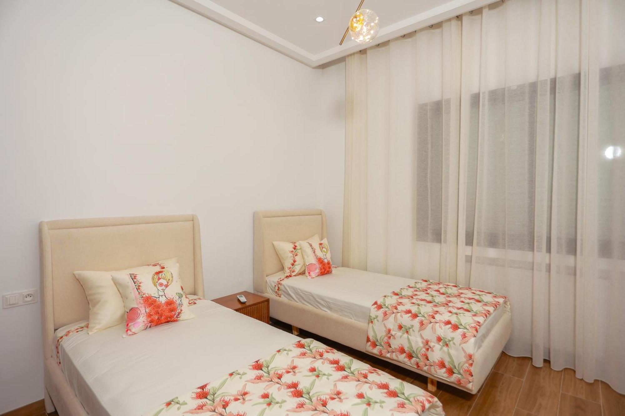 Bright And Cozy New 3 Bedrooms